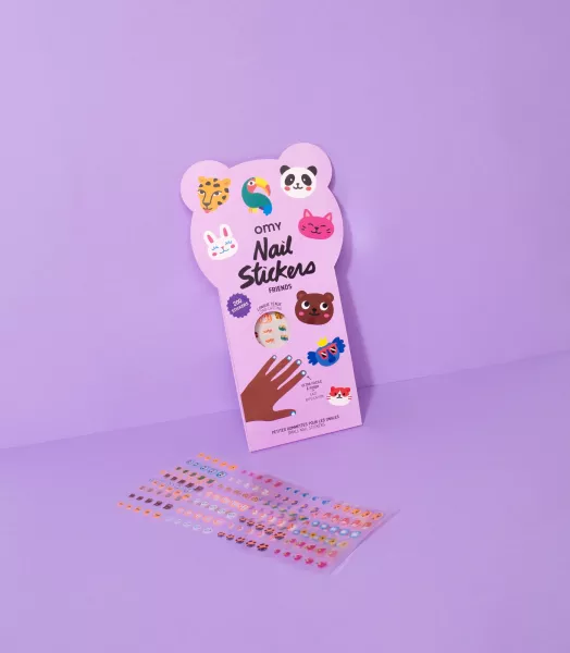 nail04_friends_ambiance.webp